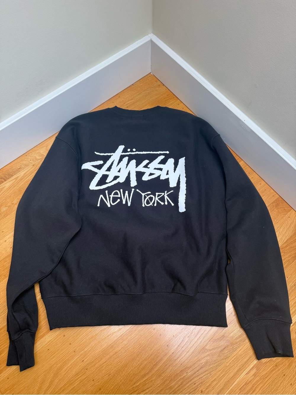 NWOT Stussy New York Black Logo Crewneck Sweater